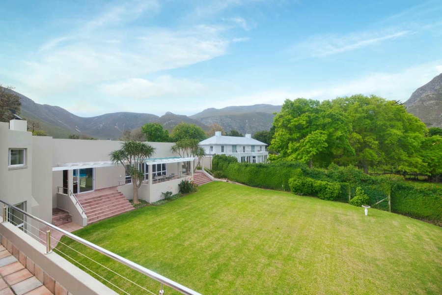 5 Bedroom Property for Sale in Fernkloof Estate Western Cape